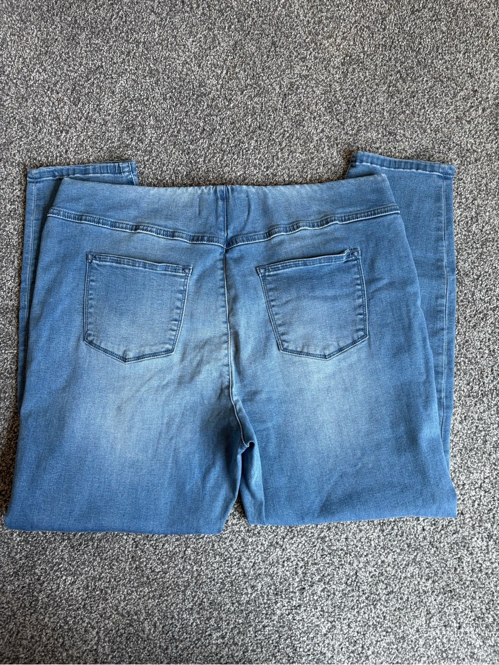 Soft Surroundings Light Wash Pull on Denim Jeans Whiskering Stretchy Size PXL - Picture 7 of 11